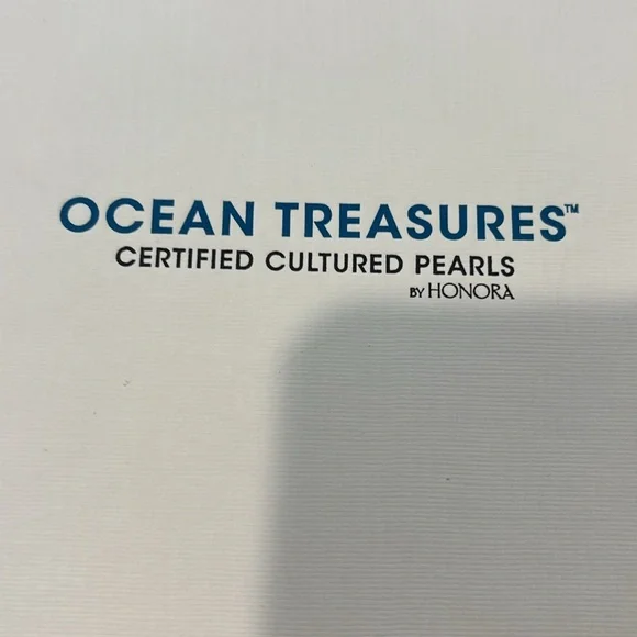 14k Gold and Cream Pearl Certified Cultured Pearls Necklace - Picture 3 of 7